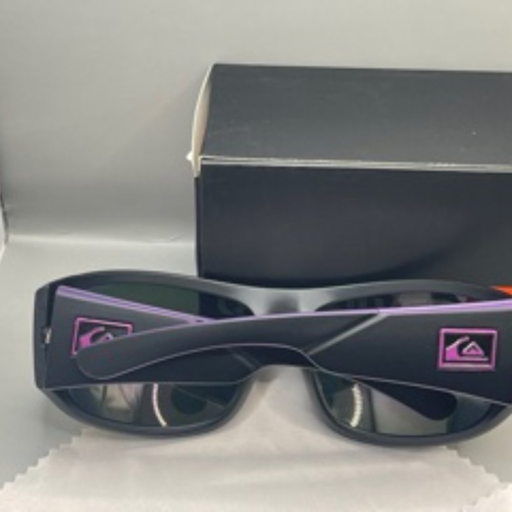 New Quicksilver Sunglass Set.  Unisex Design  LAST PAIR - Picture 4 of 5
